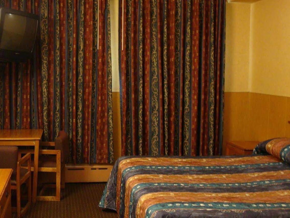 Riviera Motor Inn Brooklyn New York Exteriör bild